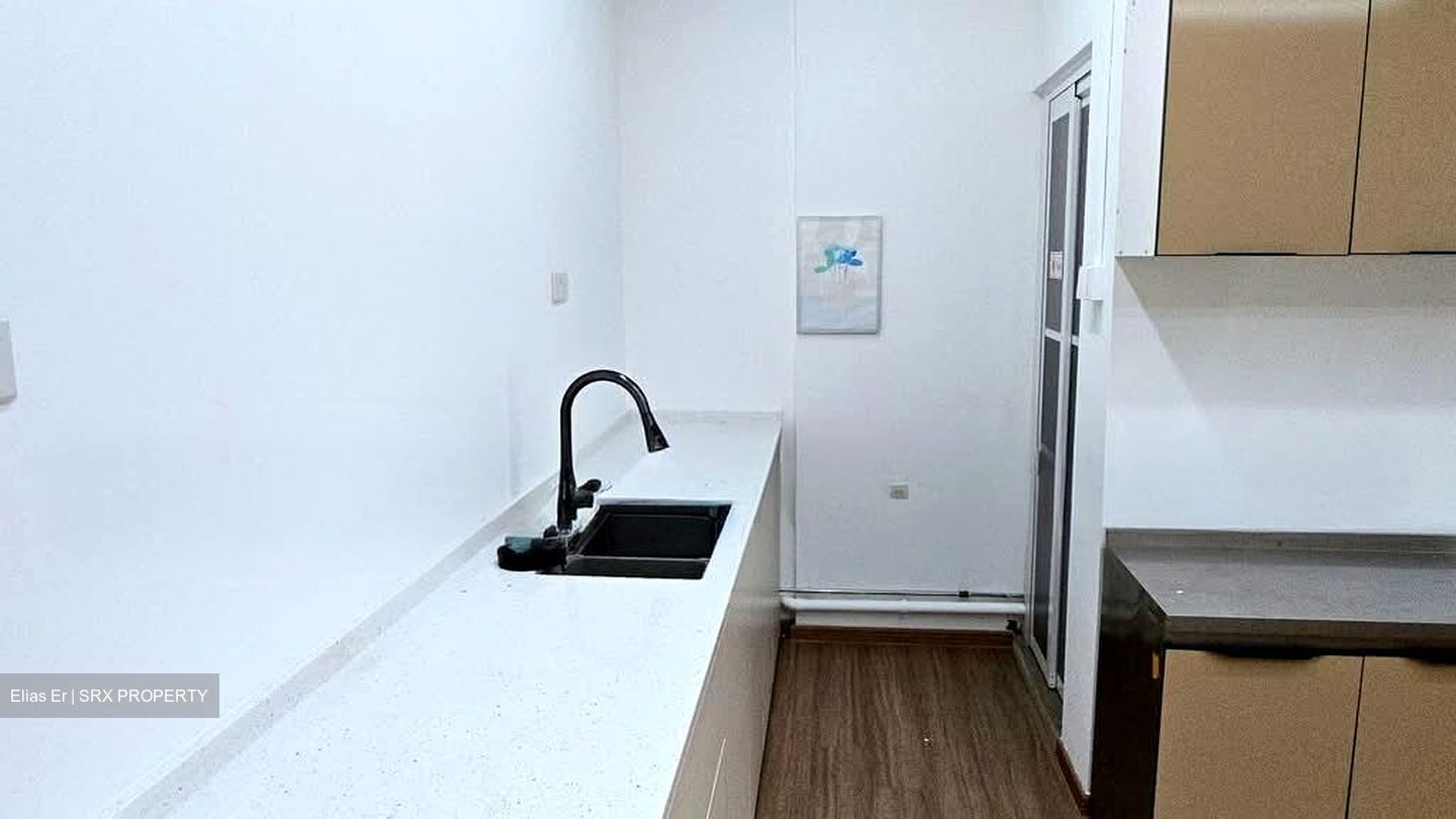 First Centre (D19), Factory #536684371